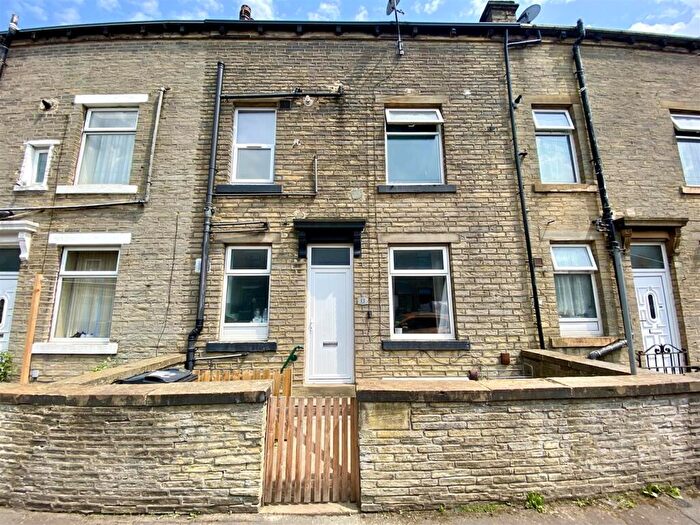 2 Bedroom House For Sale In Hammond Street, Halifax, HX1