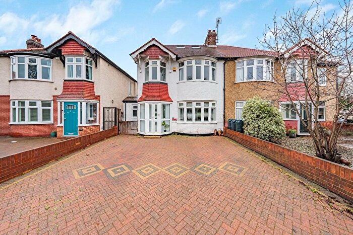 4 Bedroom Semi Detached House For Sale In Twickenham Road, Old Isleworth, TW7
