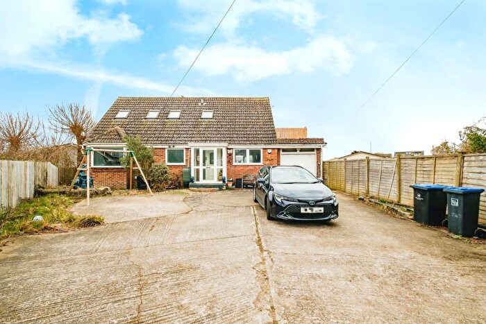 4 Bedroom Detached House For Sale In Old Salts Farm Road, Lancing, BN15