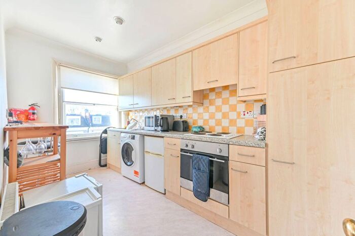 1 Bedroom Flat For Sale In Holland Road, Holland Park, London, W14