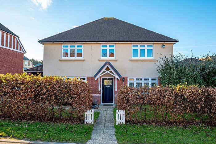 4 Bedroom Detached House For Sale In Thorpe Road, Hockley, SS5