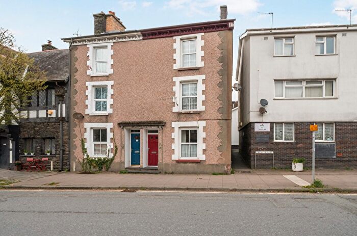 4 Bedroom Semi-Detached House For Sale In Heol Maengwyn, Machynlleth, Powys, SY20