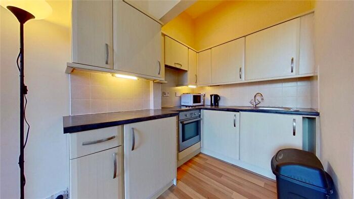1 Bedroom Flat To Rent In Albert Street, Leith, Edinburgh, EH7