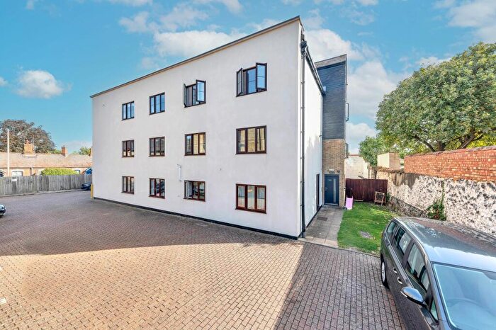 1 Bedroom Flat To Rent In Kneesworth Street, Rivermill Court, SG8