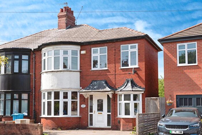 3 Bedroom Semi-Detached House For Sale In Cranbrook Avenue, Hull, HU6