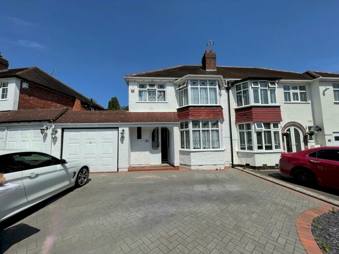 3 Bedroom Semi-Detached House To Rent In Bibury Road, Hall Green, B28