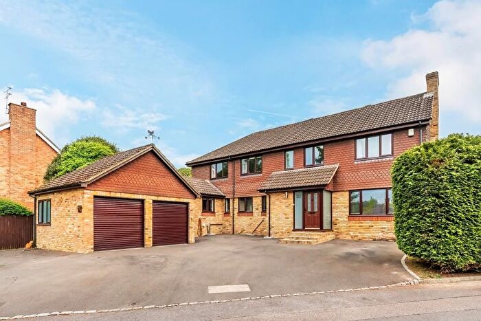 4 Bedroom Detached House For Sale In Milton Way, Fetcham, KT22