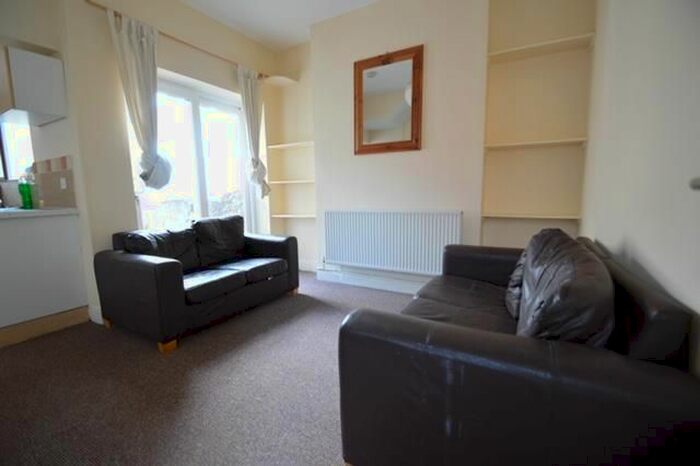 4 Bedroom Flat To Rent In Minny Street, Cathays, Cardiff CF24