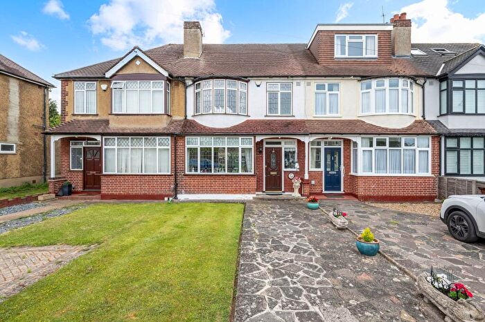 2 Bedroom Terraced House For Sale In Inveresk Gardens, Worcester Park, KT4