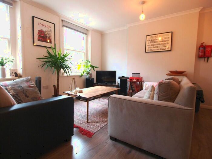 1 Bedroom Flat To Rent In Chapel Market, Islington, N1