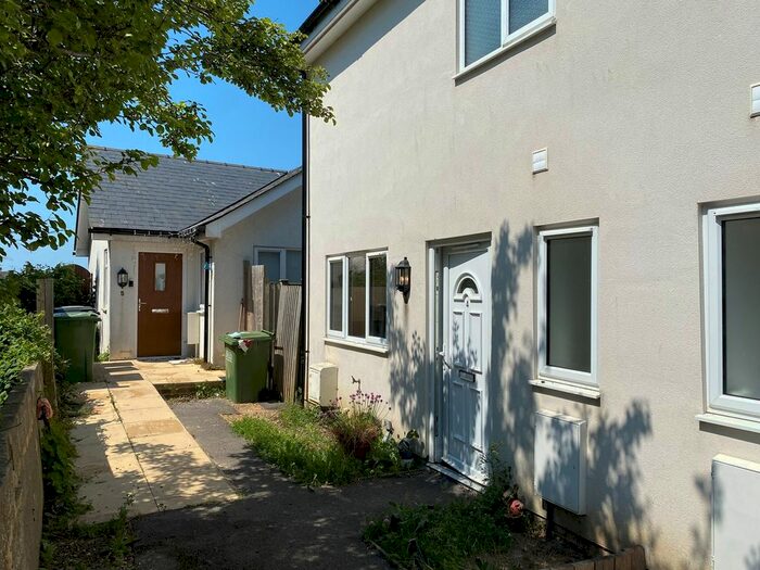 2 Bedroom Semi-Detached House To Rent In Barn Field Terrace, Bexhill-On-Sea, TN39