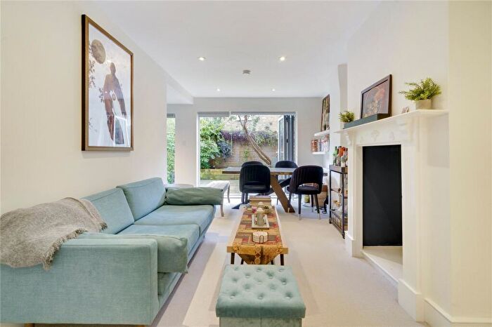 2 Bedroom Apartment For Sale In Burland Road, SW11