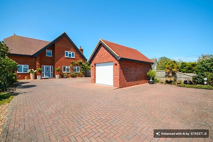 4 Bedroom Detached House For Sale In Dymchurch Road, St. Marys Bay, TN29