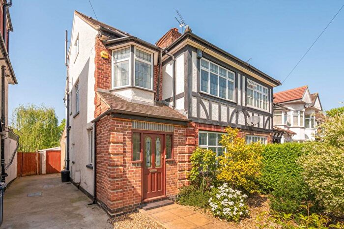 5 Bedroom Semi-Detached House For Sale In Hall Lane, Hendon, London, NW4