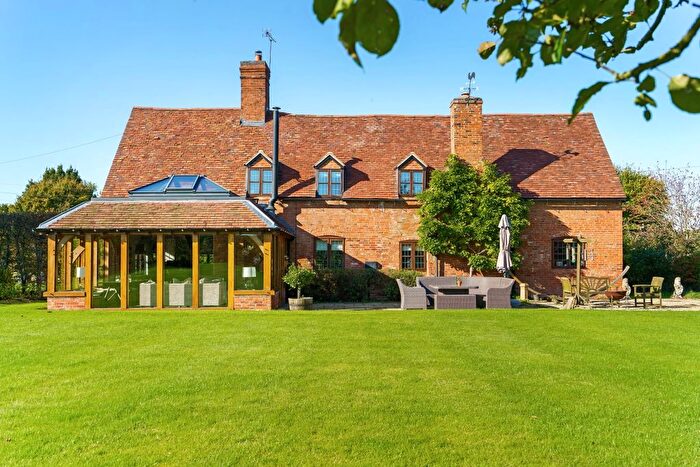 4 Bedroom Farm To Rent In Oakley Wood Road, Bishops Tachbrook, CV33