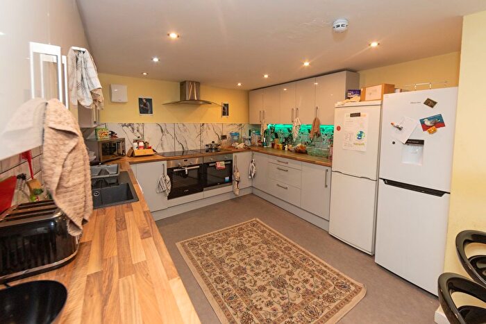 7 Bedroom Semi Detached House To Rent In Ashville Road, Leeds, LS6