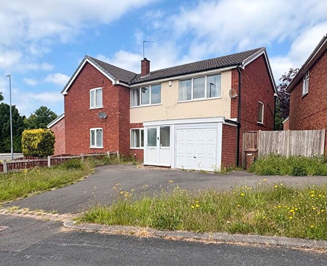 3 Bedroom Semi-Detached House For Sale In Launceston Road, Walsall, West Midlands, WS5
