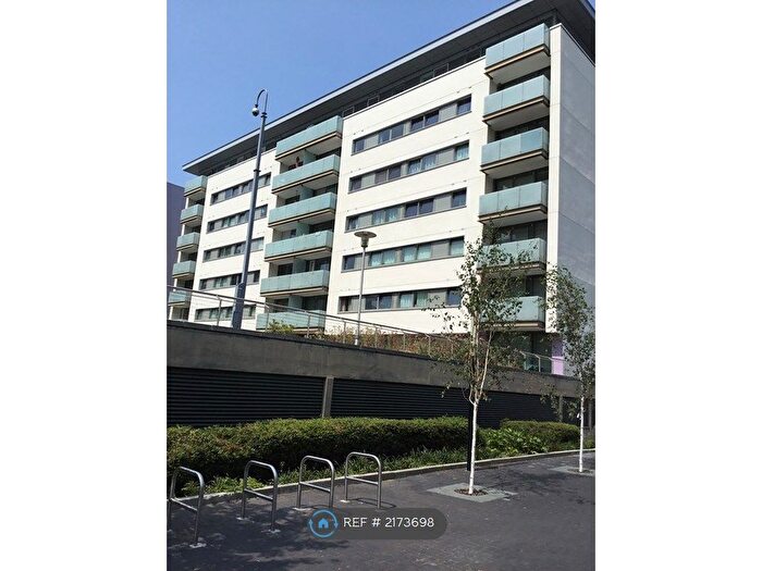 2 Bedroom Flat To Rent In Navigation Court, London, E16