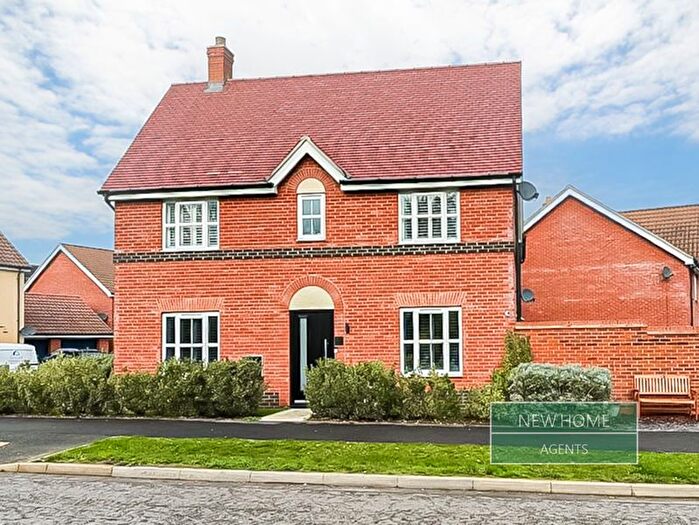 3 Bedroom Semi-Detached House For Sale In Brooke Way Stowmarket, IP14