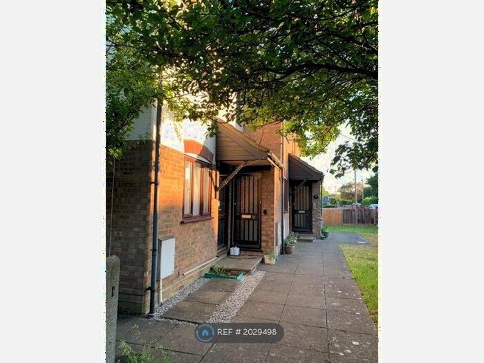 1 Bedroom Flat To Rent In Godwin Close, Epsom, KT19