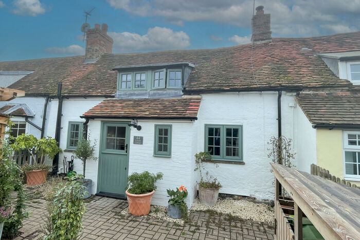 1 Bedroom Cottage For Sale In Brill, Buckinghamshire, HP18