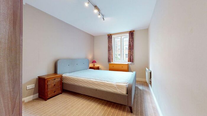 2 Bedroom Flat To Rent In Oswin Street, London, SE11