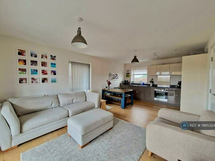 2 Bedroom Flat To Rent In Arla Place, Ruislip, HA4