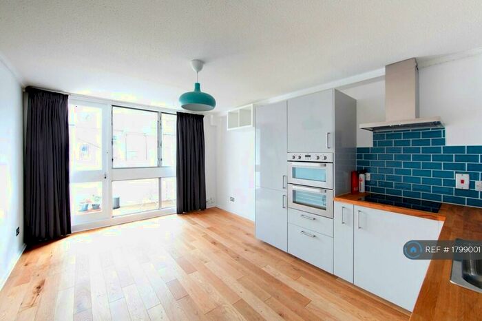 2 Bedroom Flat To Rent In Mowatt Close, London, N19