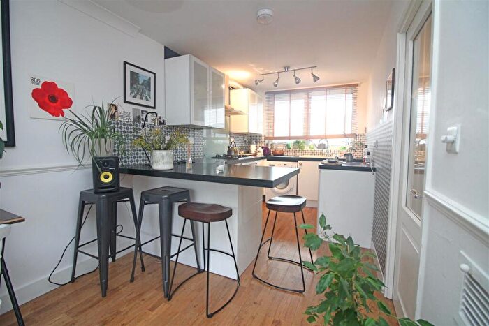 1 Bedroom Flat For Sale In Ballance Road, London, E9