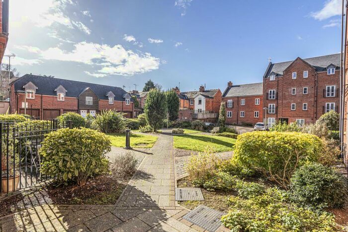 2 Bedroom Apartment To Rent In Banbury, Oxfordshire, OX16