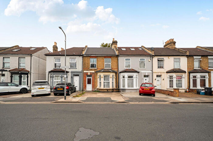 3 Bedroom Terraced House For Sale In Grange Road, Ilford, IG1
