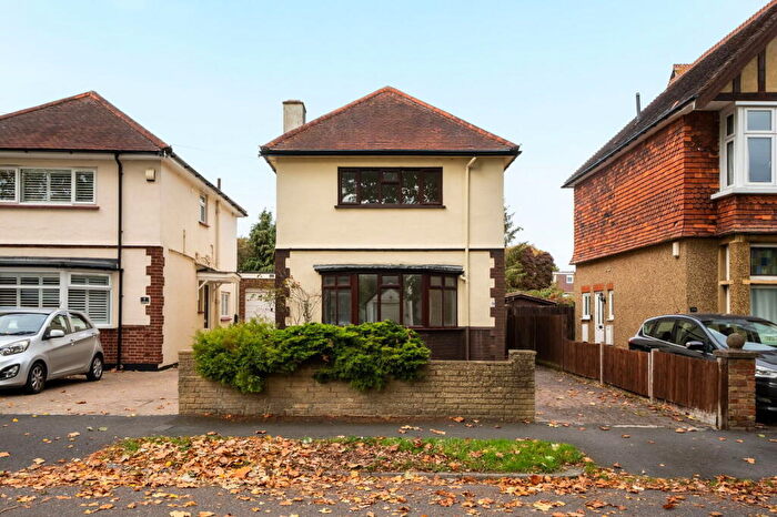 3 Bedroom Detached House For Sale In Chesterfield Road, Epsom, KT19