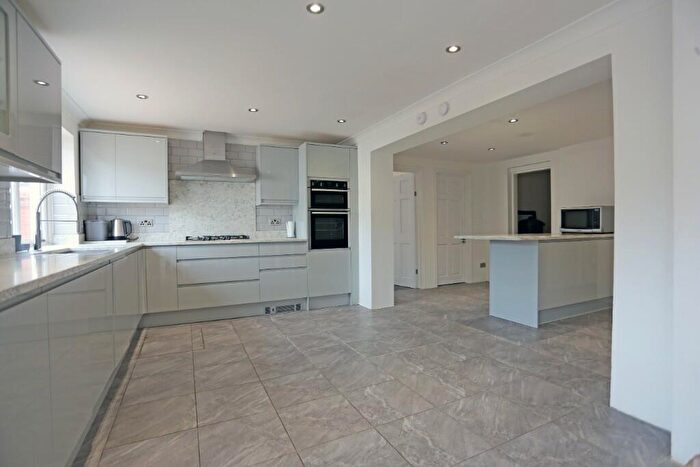 6 Bedroom Semi-Detached House To Rent In Hugo Gardens, Hornchurch, London, RM13