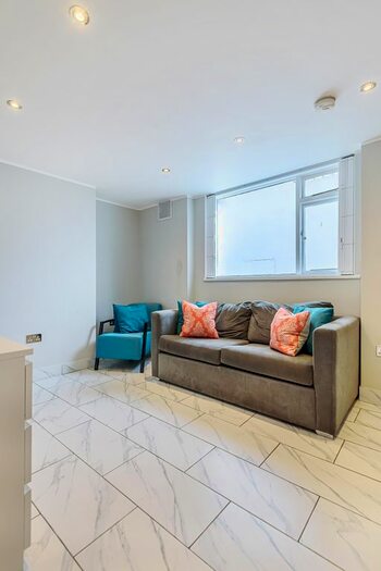 Studio To Rent In Gloucester Terrace, London, W2