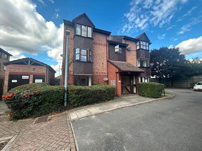 Flat For Sale In Farley Road, Gravesend, Kent, DA12