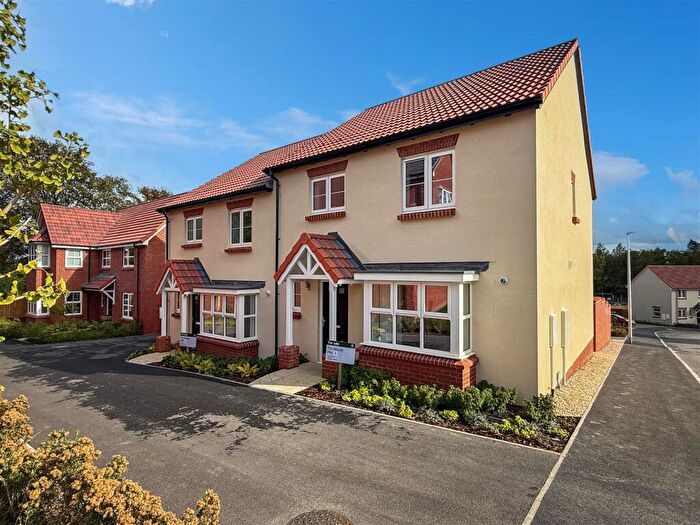 3 Bedroom House For Sale In Limers Lane, Northam, Bideford, EX39