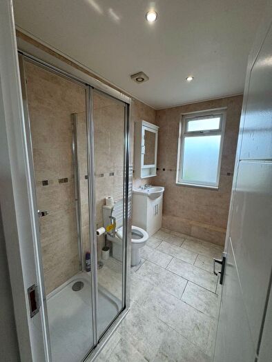 2 Bedroom Flat To Rent In Oxgate Gardens, London, NW2