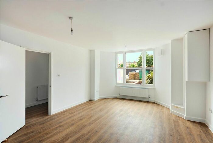 2 Bedroom Flat To Rent In Caversham Road, Kentish Town, London, NW5