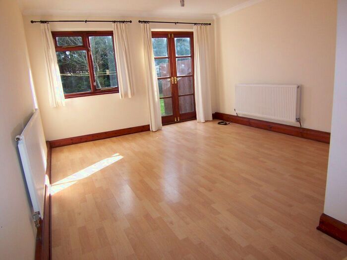 3 Bedroom Property To Rent In Jacaranda Close, New Malden KT3