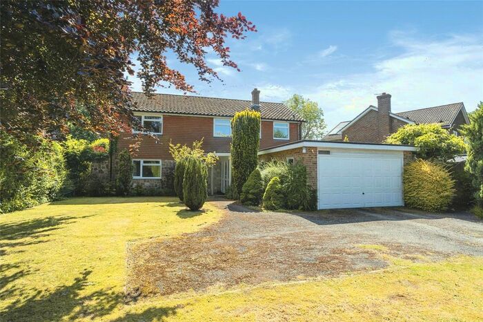 4 Bedroom Detached House For Sale In Upper Green Road, Shipbourne, Tonbridge, TN11