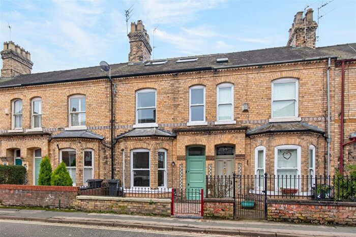 3 Bedroom Semi Detached House For Sale In Penleys Grove Street, York, YO31