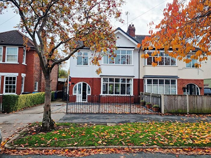 4 Bedroom Semi Detached House For Sale In James Reckitt Avenue, Hull, HU8