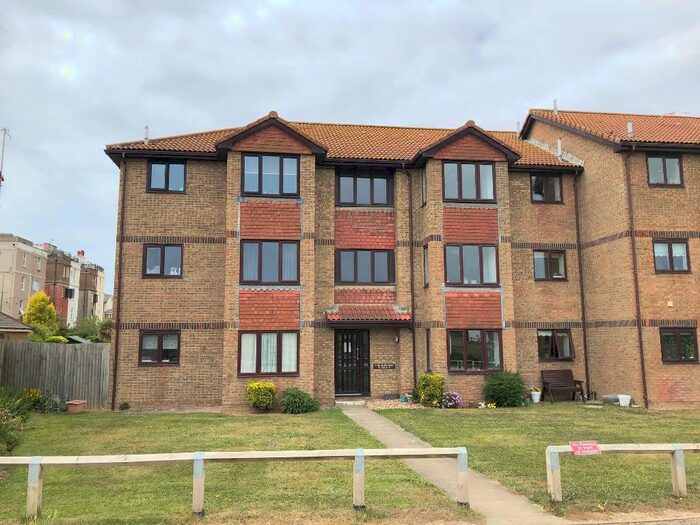 2 Bedroom Flat To Rent In The Boundary, Seaford, East Sussex, BN25