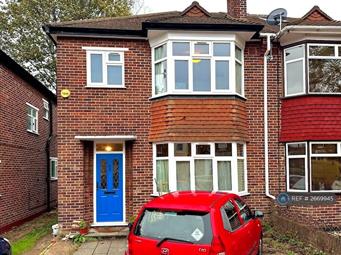 3 Bedroom Semi Detached House To Rent In Dagnall Park, London, SE25