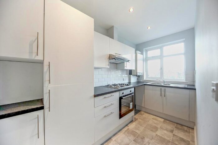 2 Bedroom Apartment To Rent In Woodmere Avenue, Shirley, CR0