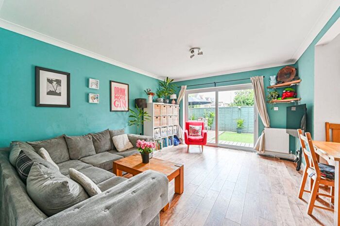 3 Bedroom Detached House For Sale In Kemble Road, Forest Hill, London, SE23