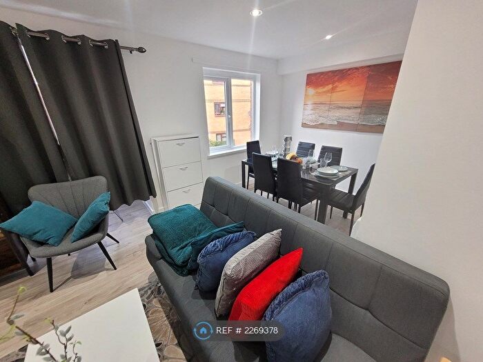 2 Bedroom Flat To Rent In Sterling Gardens, London, SE14