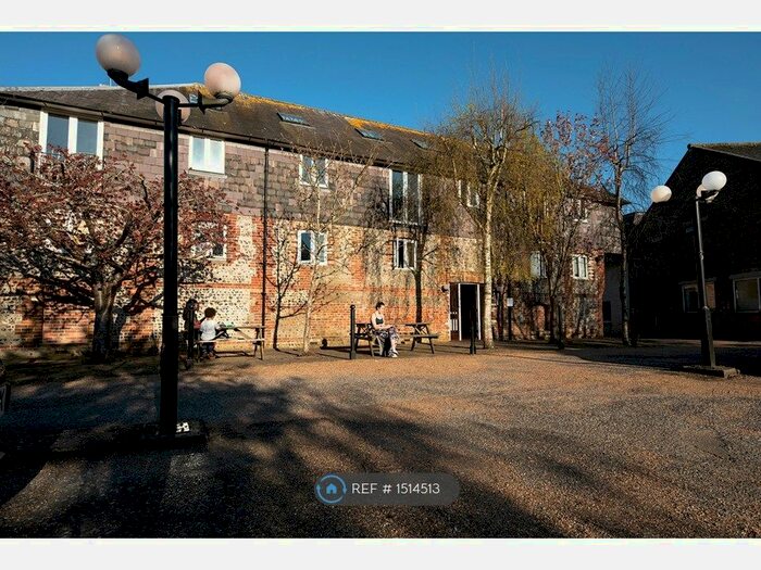 2 Bedroom Flat To Rent In Maltings Barn, Lewes, BN7