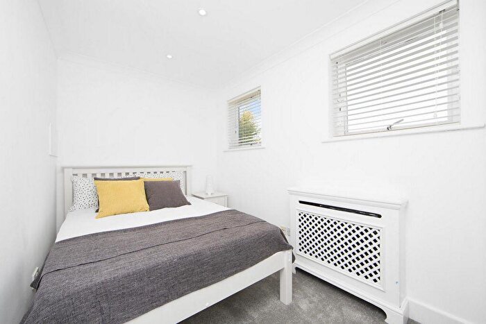 4 Bedroom House To Rent In Hellings Street, Wapping, E1W