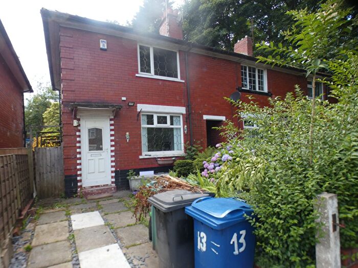 2 Bedroom Semi-Detached House To Rent In Kendal Grove, Whitefield, M45